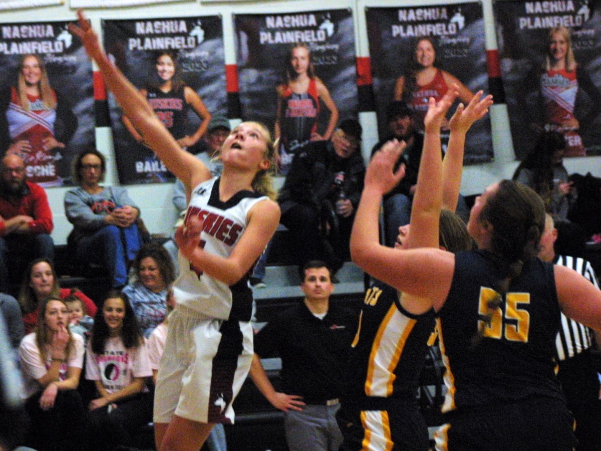 Top of Iowa-East girls basketball standings and scores